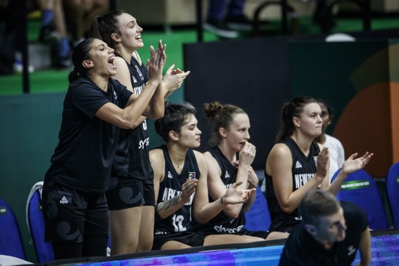 Tall Ferns v China